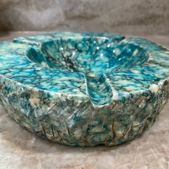 Natural turquoise Alabaster ashtray one of a kind piece - Picture 6 of 7